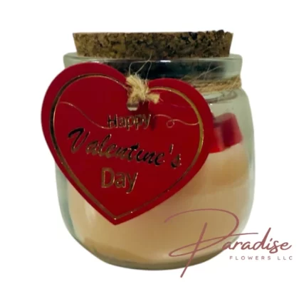 Strawberry-scented candle in a 7 oz jar with romantic red heart details, ideal for anniversaries, Valentine’s Day, or special gifts.